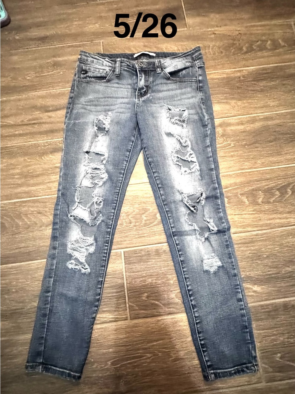 Distressed Women's Blue Skinny Jeans - Slim Fit